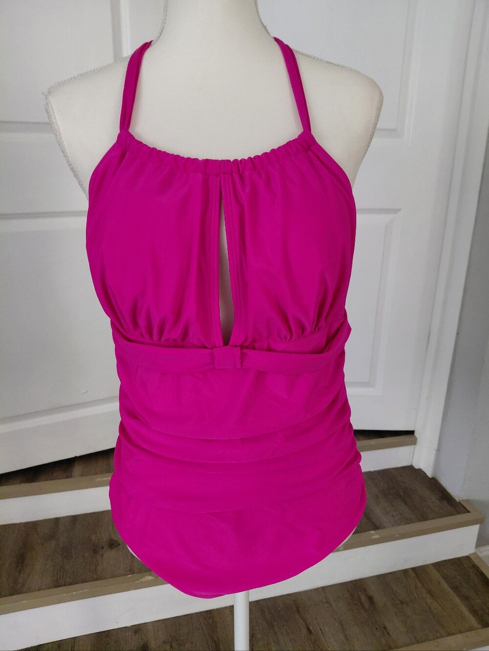 Smismvo Womens's Tummy Control  Ruched One Piece Halter Pink Bathing Suit XL NWT